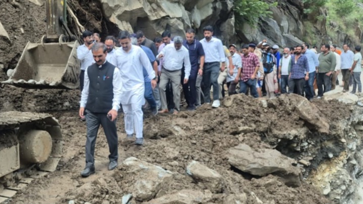 Sukhu reviews situation, directs to expedite relief and rescue operations HIMACHAL HEADLINES