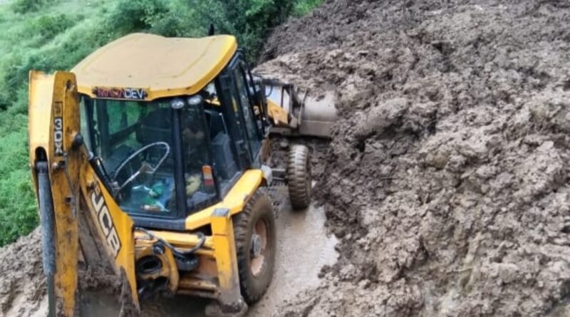 Broken road on Nariga-Jaghed road opened for light vehicles Broken road on Nariga-Jaghed road opened for light vehicles HIMACHAL HEADLINES