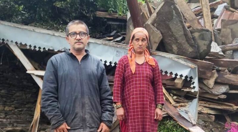 One house and two cowsheds were completely damaged due to heavy rain in Pankufar HIMACHAL HEADLINES