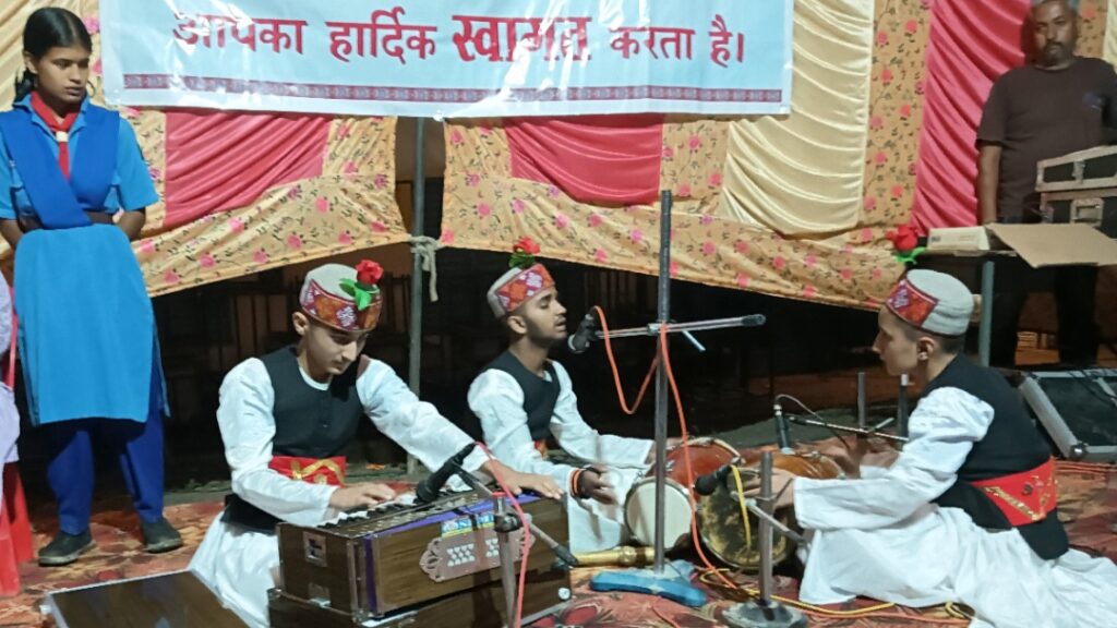 Baldeniya got first place in group singing and Mashobra got first place in solo singing HIMACHAL HEADLINES