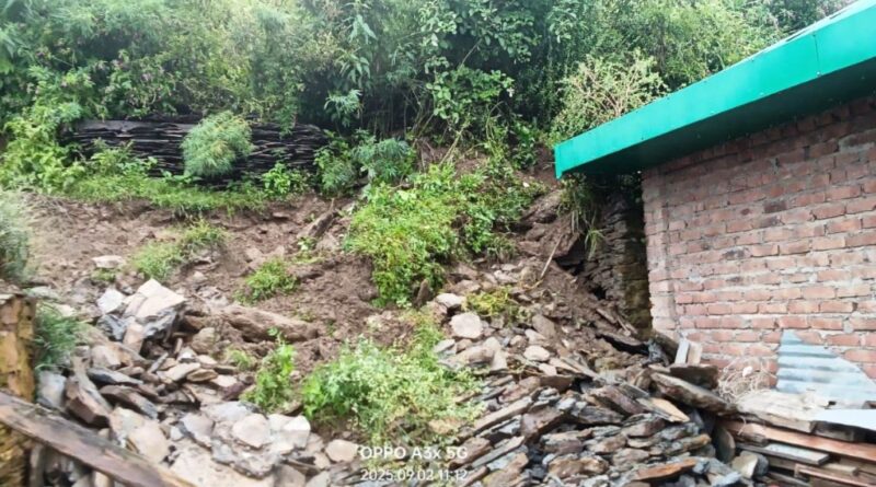Due to heavy rain and landslide, life in Junga tehsil is disrupted Due to heavy rain and landslide, life in Junga tehsil is disrupted HIMACHAL HEADLINES
