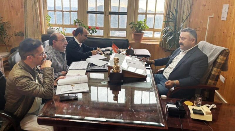 Rohit Thakur reviews damages in Shimla district Rohit Thakur reviews damages in Shimla district HIMACHAL HEADLINES