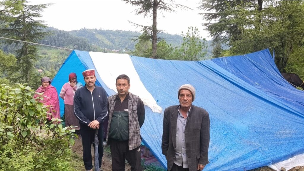 The affected families of Thanoga and Bhuira are forced to live in tents HIMACHAL HEADLINES