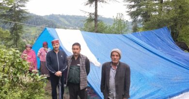 The affected families of Thanoga and Bhuira are forced to live in tents HIMACHAL HEADLINES