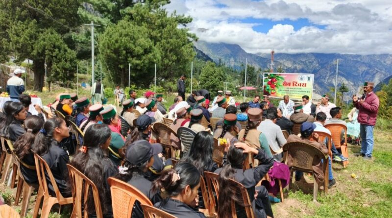 Farmers Exposed to Advanced Apple Production Techniques and New Varieties Farmers Exposed to Advanced Apple Production Techniques and New Varieties HIMACHAL HEADLINES