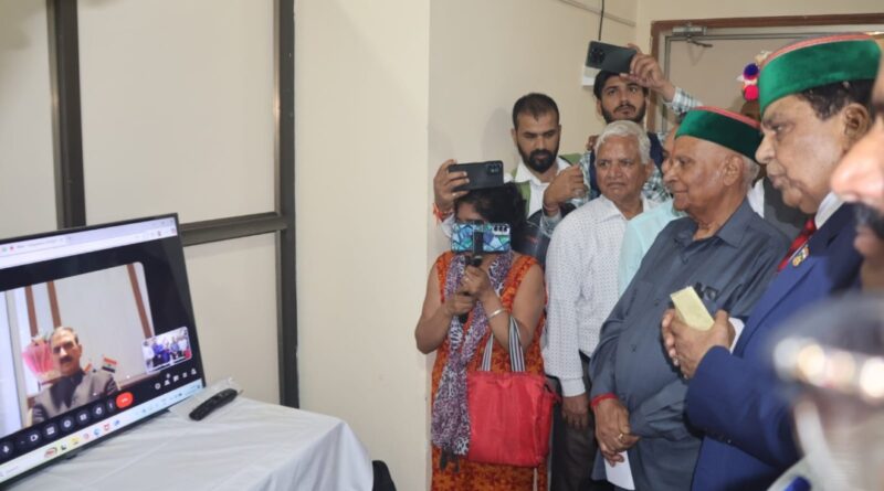 Sukhu  inaugurates Robotic Surgery in RPGMC Tanda HIMACHAL HEADLINES