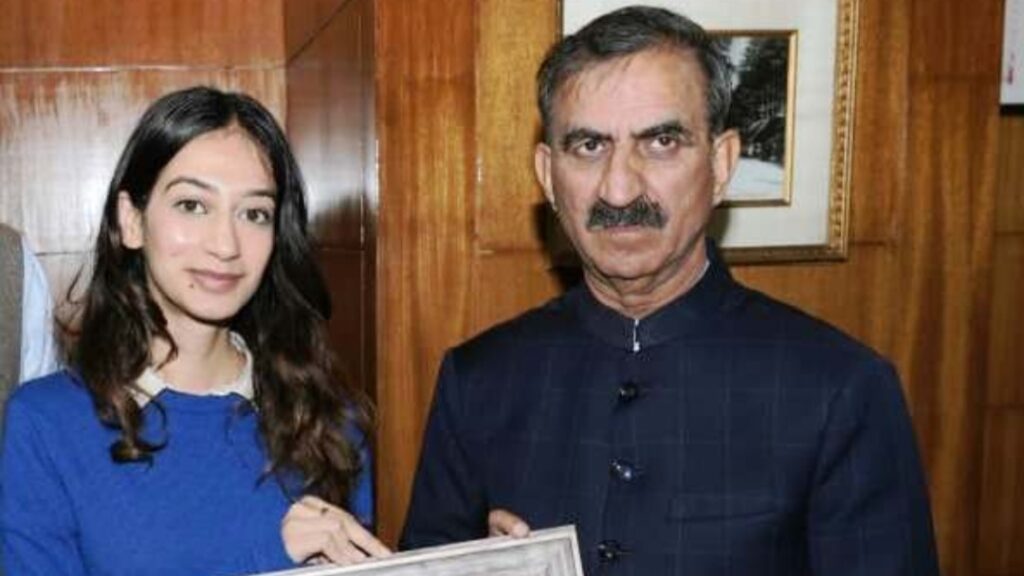 NIFT graduate Akshita Sharma presents artwork to CM Sukhu NIFT graduate Akshita Sharma presents artwork to CM Sukhu HIMACHAL HEADLINES