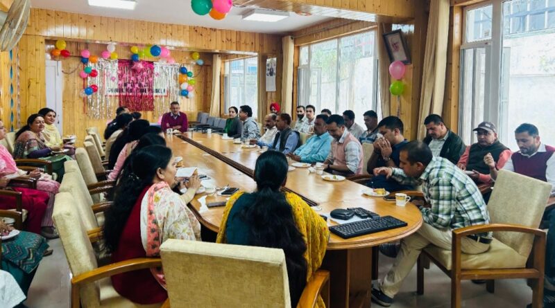 Divyang employee Champa Devi's birthday celebrated with great pomp HIMACHAL HEADLINES