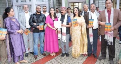 Author Priya Sharma presents book ‘The Light He Left Behind’ to CM Sukhu HIMACHAL HEADLINES