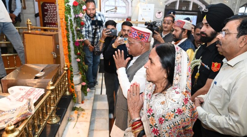 Governor Shukla offers prayer at Kali Bari Temple on Shardiya Navratri HIMACHAL HEADLINES
