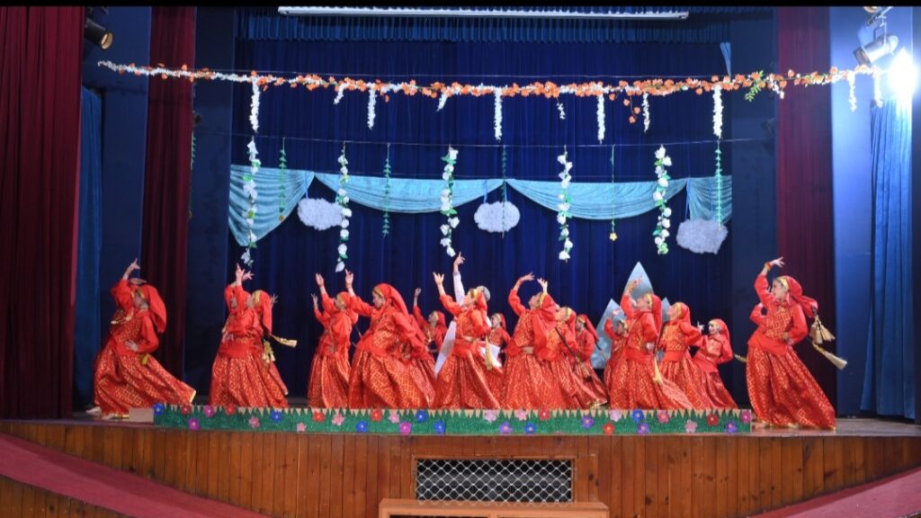 AHS Celebrates Middle Section Speech Day with Enthralling Performances AHS Celebrates Middle Section Speech Day with Enthralling Performances HIMACHAL HEADLINES