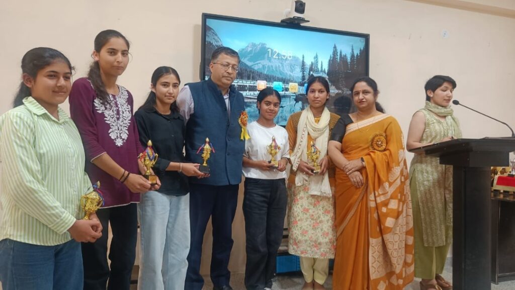 Hindi festival celebrated in Degree College Chail Koti HIMACHAL HEADLINES
