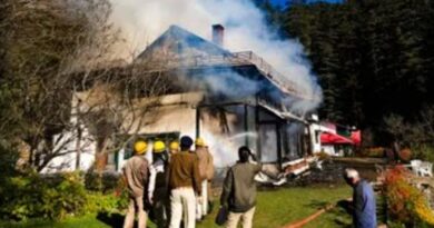 Shimla’s 135-Year-Old Home Catches Fire, Locals Rally to Prevent Tragedy HIMACHAL HEADLINES