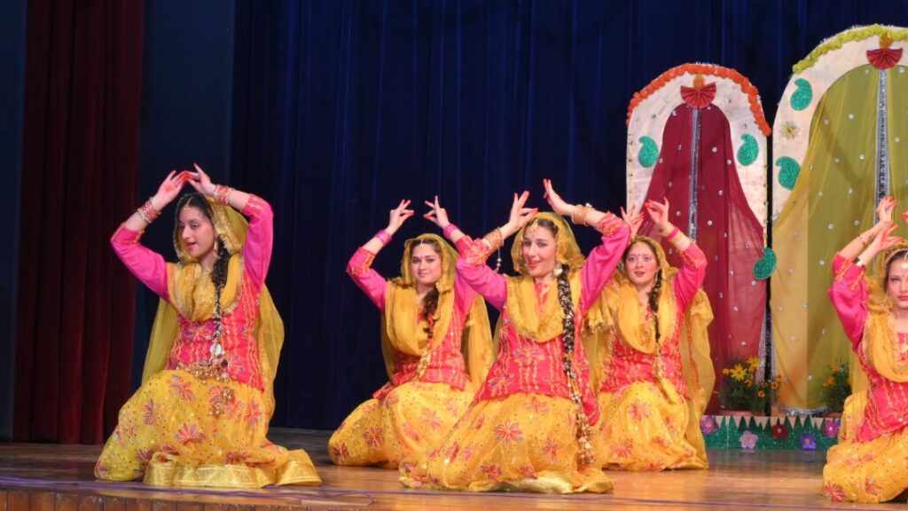 Auckland House School Marks Senior Section Speech Day with Splendour and Spirit HIMACHAL HEADLINES