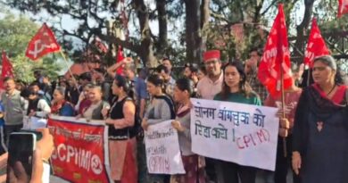 CPI (M) staged protest at DC Office Shimla against arrest of Sonam Wangchuk HIMACHAL HEADLINES