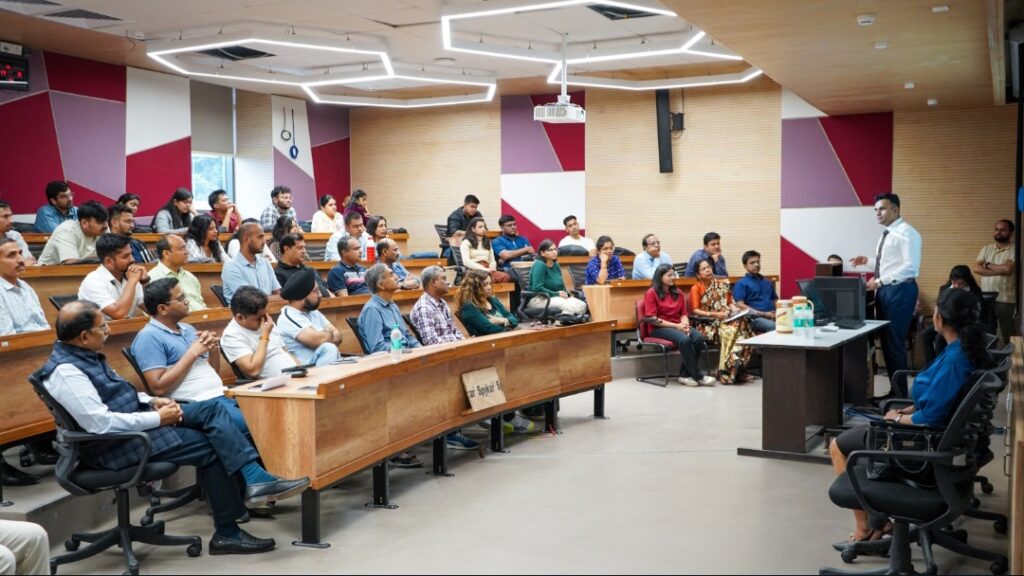 IIM Sirmaur Felicitates War Heroes Wing Commander Raveesh Vashisht and Squadron Leader Ankita HIMACHAL HEADLINES