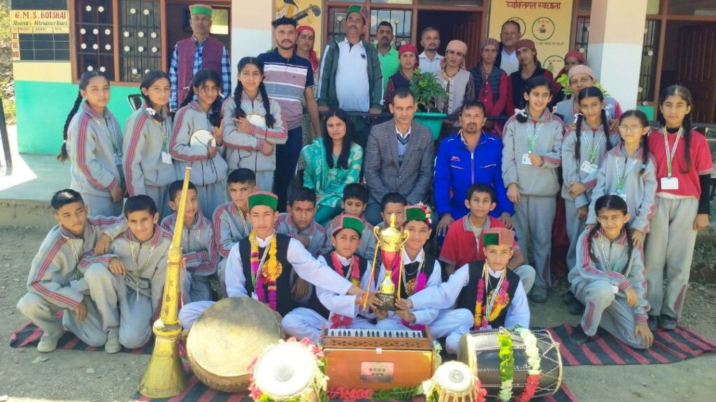 Kotshai School won the district level trophy in solo singing HIMACHAL HEADLINES