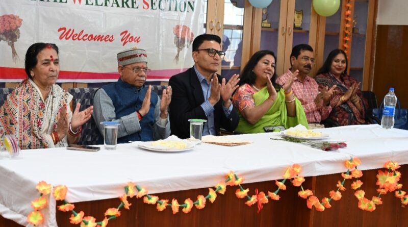 Governor Shukla extends Diwali greetings to inmates of Nari Sewa Sadan and Balika Ashram HIMACHAL HEADLINES