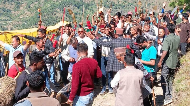 The Bishu fair began in Dibber with the arrival of the Thoda groups The Bishu fair began in Dibber with the arrival of the Thoda groups HIMACHAL HEADLINES