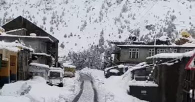 Snowfall Returns to Lahaul-Spiti and Manali, Tourists Rush to the Hills Snowfall Returns to Lahaul-Spiti and Manali, Tourists Rush to the Hills HIMACHAL HEADLINES