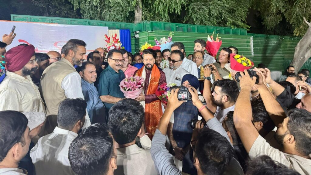 Hundreds of people gathered at Anurag Thakur's residence to wish him on his birthday Hundreds of people gathered at Anurag Thakur's residence to wish him on his birthday HIMACHAL HEADLINES