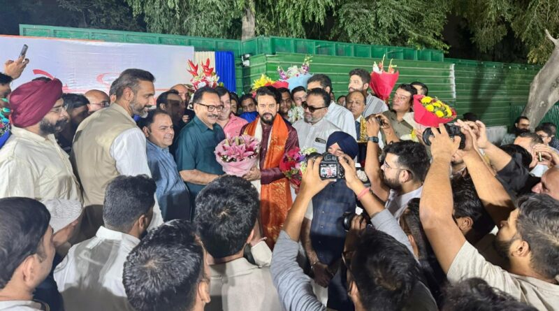 Hundreds of people gathered at Anurag Thakur's residence to wish him on his birthday HIMACHAL HEADLINES