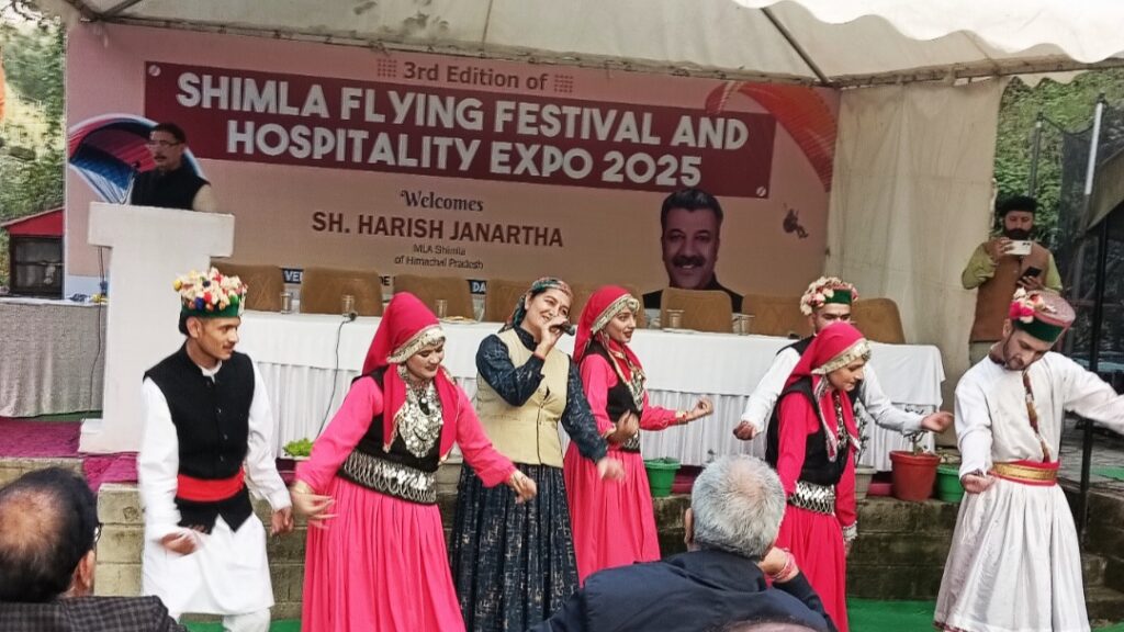 People danced to the songs of Pravesh Nihalta and Roshni Sharma at the festival People danced to the songs of Pravesh Nihalta and Roshni Sharma at the festival HIMACHAL HEADLINES