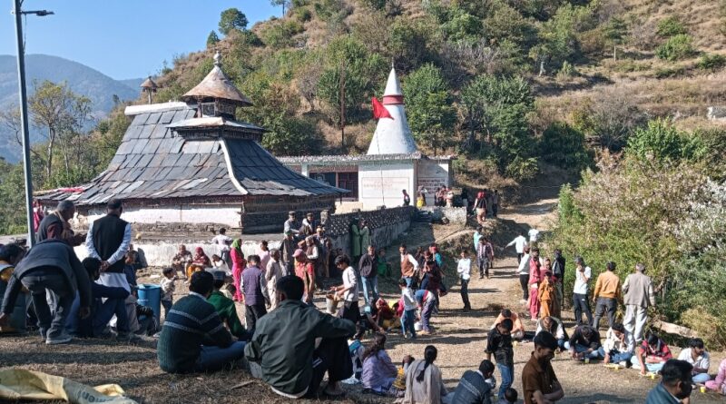 A flood of faith gathered at the Thund temple on Devthan A flood of faith gathered at the Thund temple on Devthan HIMACHAL HEADLINES