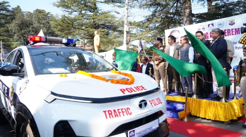 Sukhu flags off 66 patrol vehicles for ten districts HIMACHAL HEADLINES