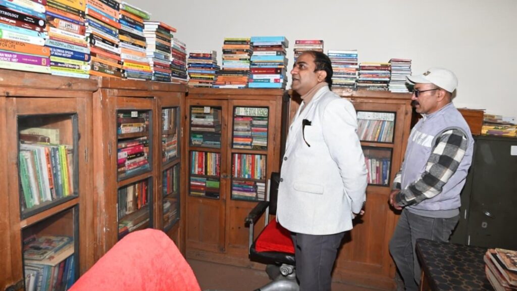 Dr Jain stresses on equipping library at Keylong with modern technology Dr Jain stresses on equipping library at Keylong with modern technology HIMACHAL HEADLINES