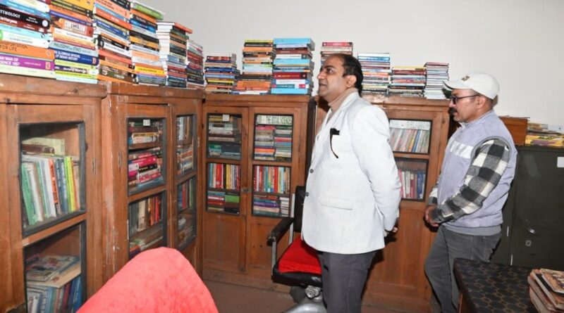 Dr Jain stresses on equipping library at Keylong with modern technology HIMACHAL HEADLINES