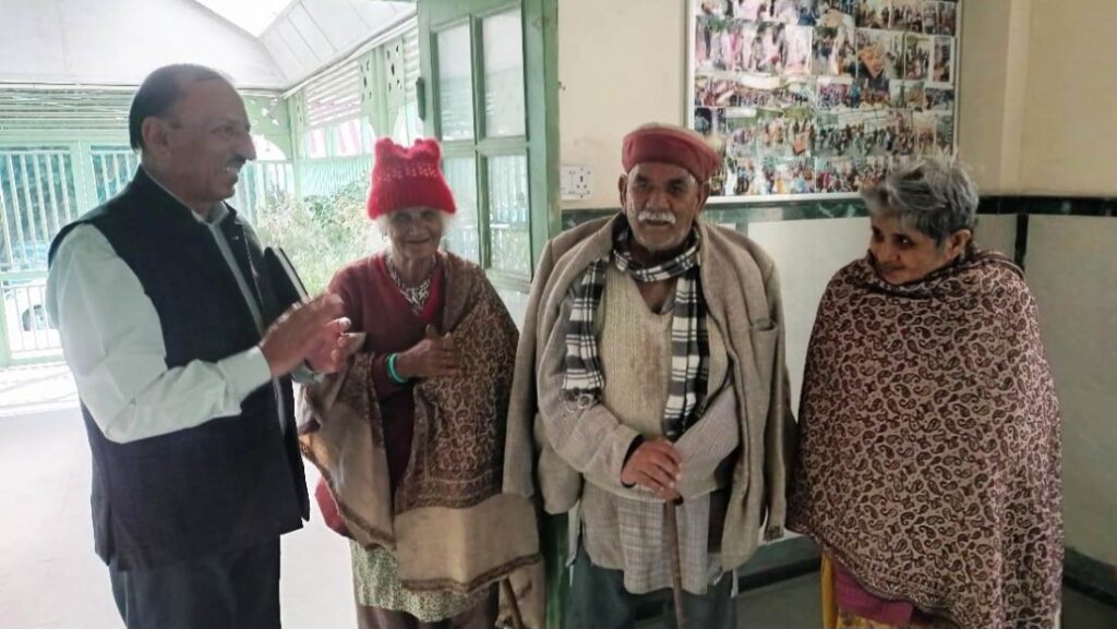 State Food Commission Dr. S.P.Katyal inspects Old Age Home at Basantpur HIMACHAL HEADLINES
