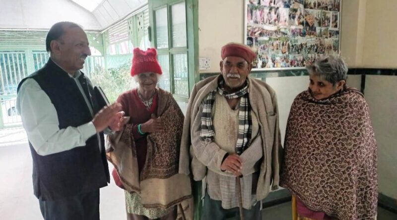 State Food Commission Dr. S.P.Katyal inspects Old Age Home at Basantpur HIMACHAL HEADLINES