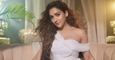 Neeti Mohan Reveals New Indie Track ‘Mirza’   HIMACHAL HEADLINES