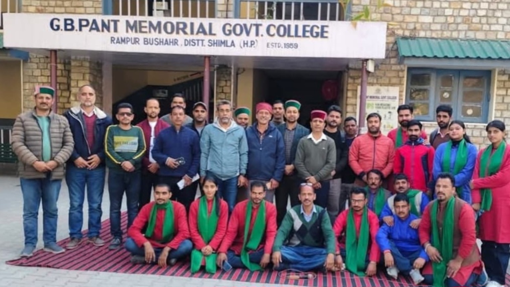 The message of drug de-addiction was given in Rampur College through the art troupe The message of drug de-addiction was given in Rampur College through the art troupe HIMACHAL HEADLINES