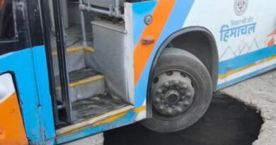 Shimla Sinkhole Scare: Schoolgirl Rescued, Locals Blame Faulty Road Work HIMACHAL HEADLINES