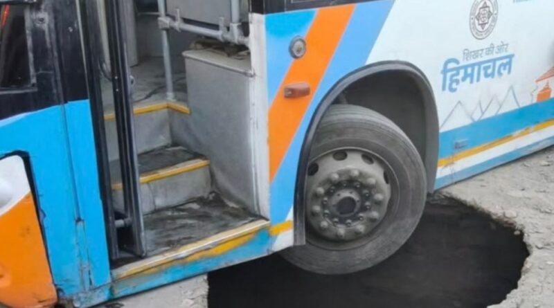 Shimla Sinkhole Scare: Schoolgirl Rescued, Locals Blame Faulty Road Work HIMACHAL HEADLINES