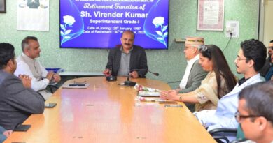 DIPR bids warm farewell to Superintendent Grade-I Virender Thakur HIMACHAL HEADLINES