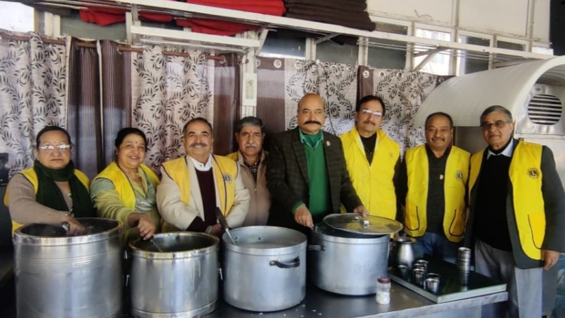 Lions Club Brings Warmth and Nourishment, organizes langar at Kamla Nehru Hospital Lions Club Brings Warmth and Nourishment, organizes langar at Kamla Nehru Hospital HIMACHAL HEADLINES