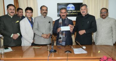 HIMUDA contributes cheque of Rs. 11 Lakh towards Mukhyamantri Sukh Aashray Kosh HIMACHAL HEADLINES