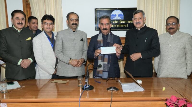 HIMUDA contributes cheque of Rs. 11 Lakh towards Mukhyamantri Sukh Aashray Kosh HIMACHAL HEADLINES