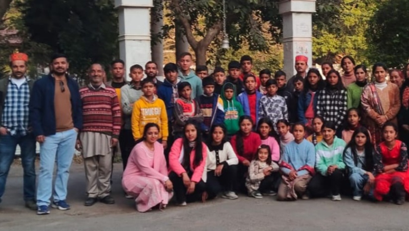 Dhali children visited Renuka Lake and admired the picturesque valleys Dhali children visited Renuka Lake and admired the picturesque valleys HIMACHAL HEADLINES