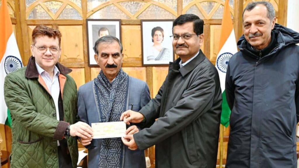 Supreme Outfit Private Limited contributes Rs.10 Lakh for State Rehabilitation Efforts HIMACHAL HEADLINES