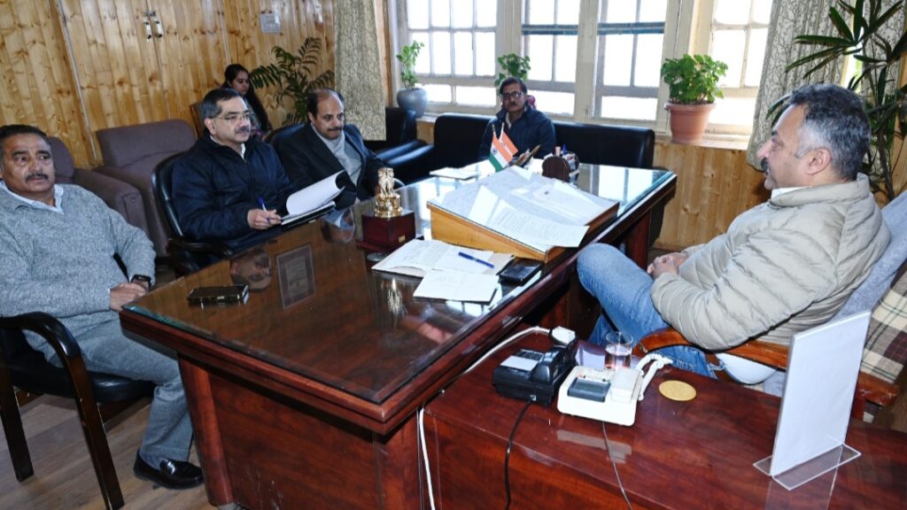 Rohit Thakur reviews functioning of education department Rohit Thakur reviews functioning of education department HIMACHAL HEADLINES
