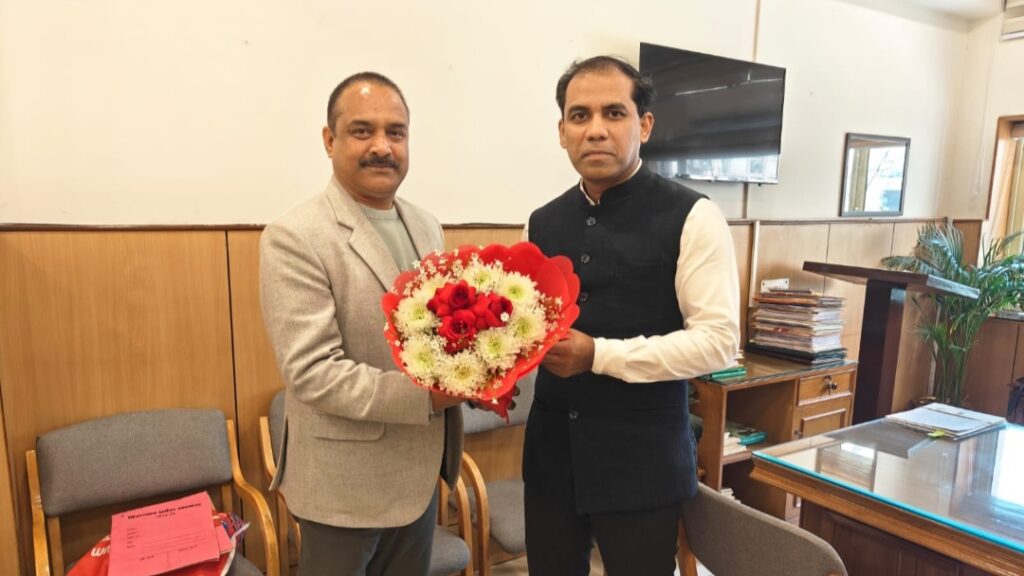 HPBOCWWB Chairman meets Joint Secretary, Labour & Employment HPBOCWWB Chairman meets Joint Secretary, Labour & Employment HIMACHAL HEADLINES