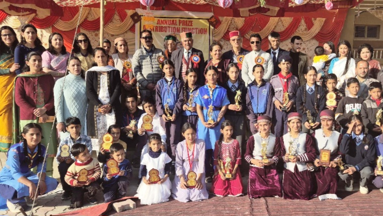 Meritorious students were honored at the annual function in Balg School Meritorious students were honored at the annual function in Balg School HIMACHAL HEADLINES