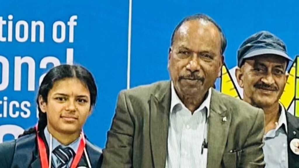 Hansika secured second place in the National Mathematics Convention HIMACHAL HEADLINES