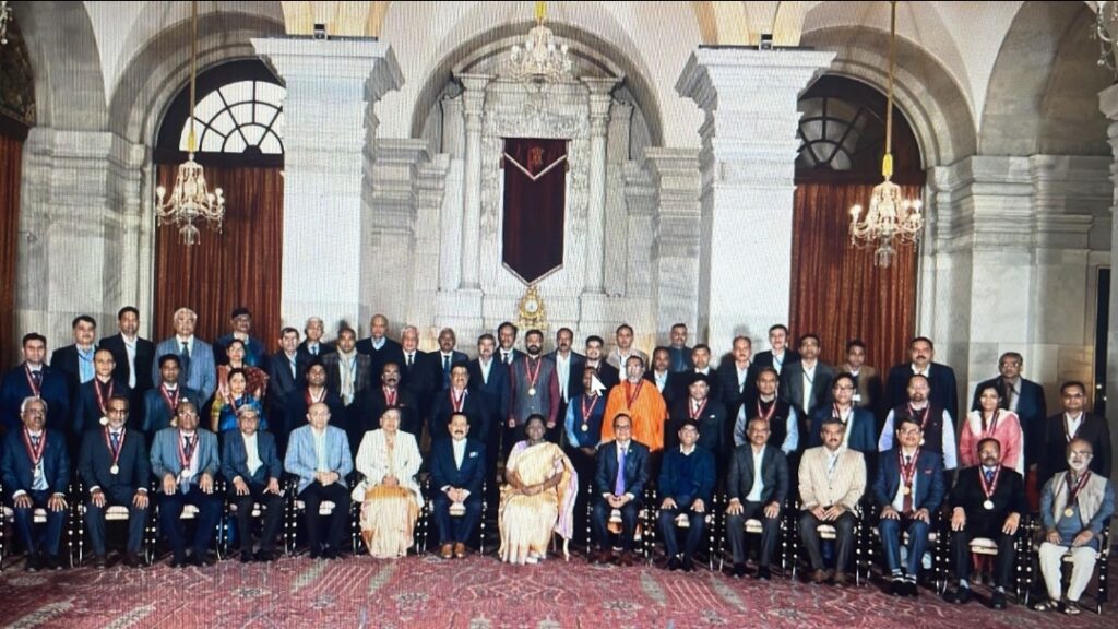Blooming Hope in the Hills: Aroma Mission Team Wins Top Science Award for Transforming Farmers' Lives HIMACHAL HEADLINES