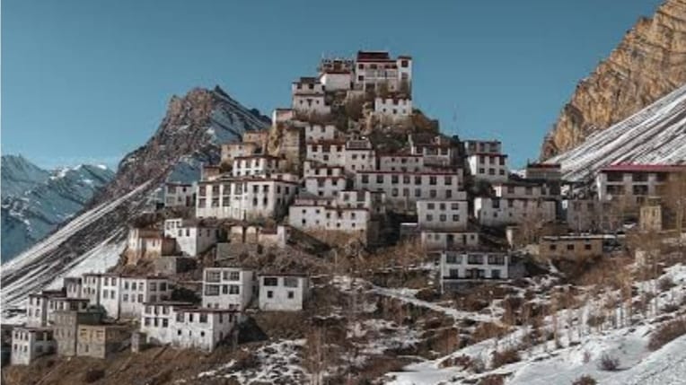 Himachal’s Bitter Dry Cold Tests Resilience of Locals HIMACHAL HEADLINES