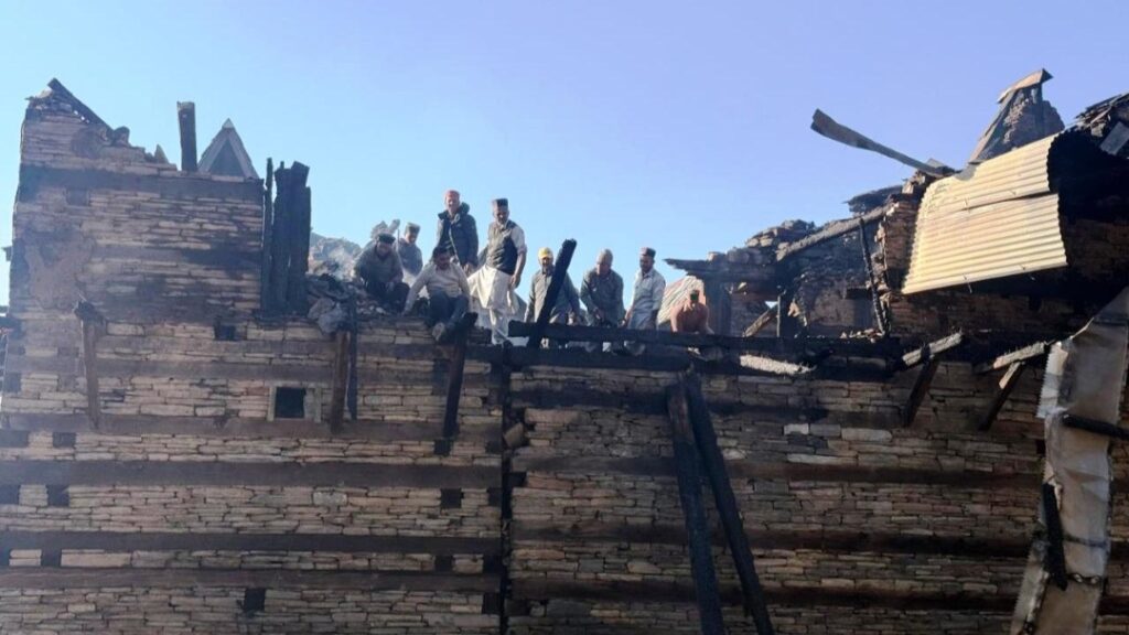 Firefighting operation inside the palace continued for second day in Junga Firefighting operation inside the palace continued for second day in Junga HIMACHAL HEADLINES